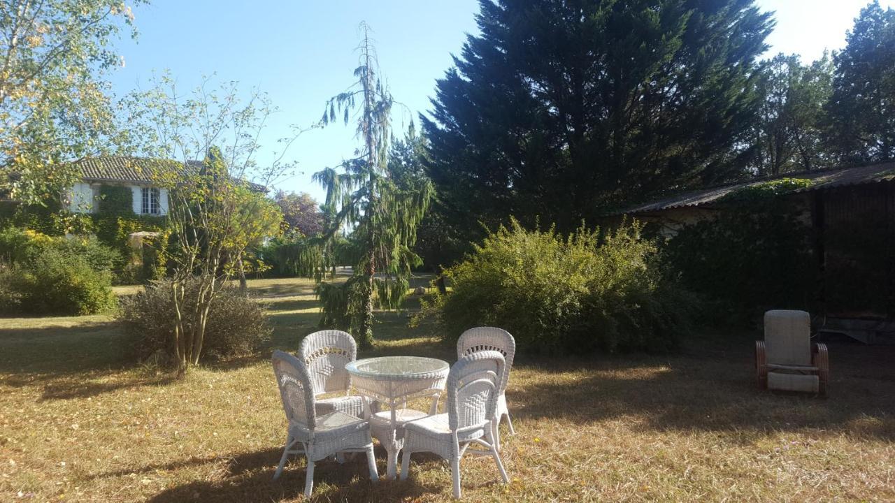 Maison Du 18E De Charme Au Calme Idrac-Respailles Luaran gambar